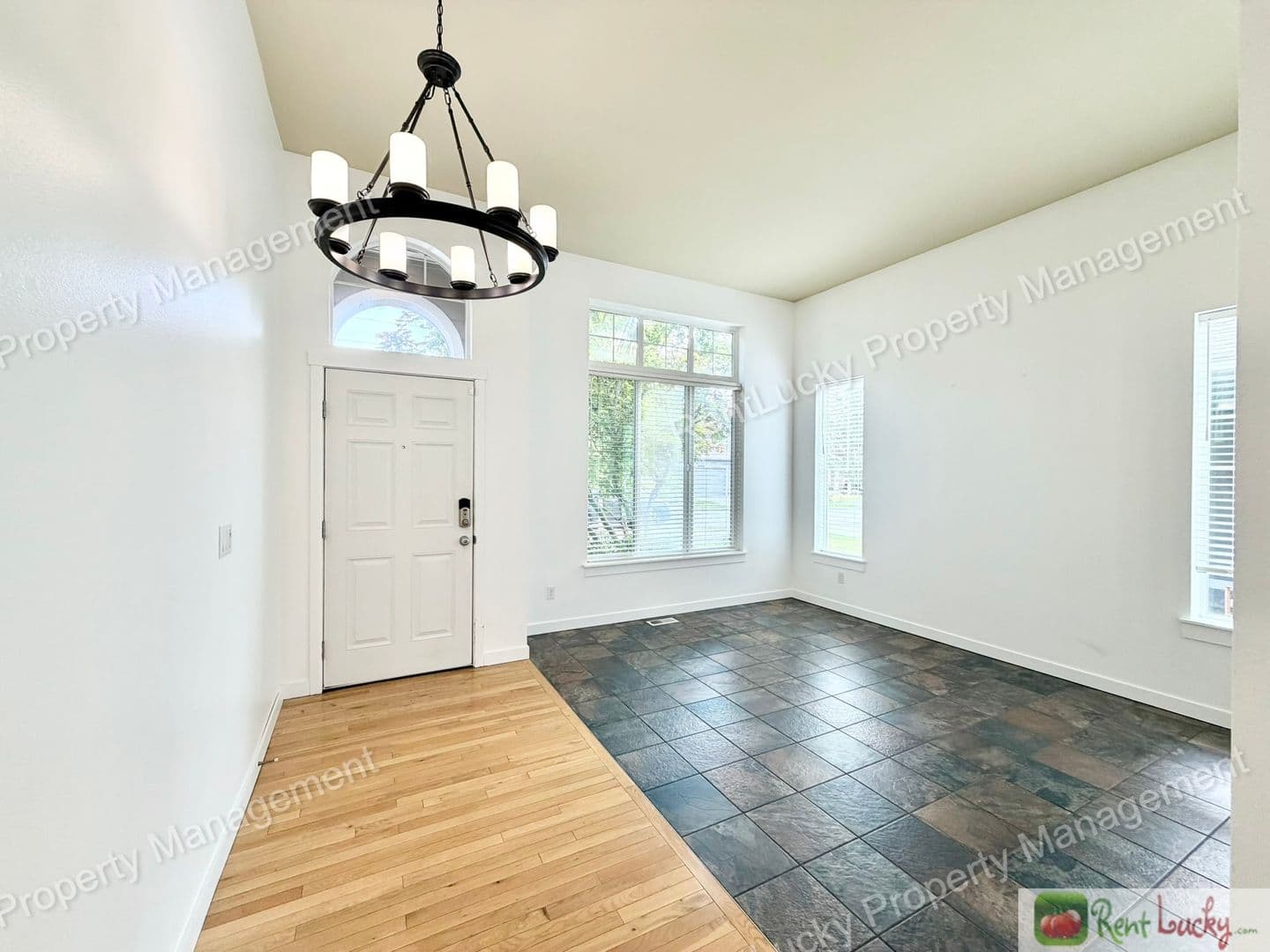 Bothell House: 16432 42nd Dr SE