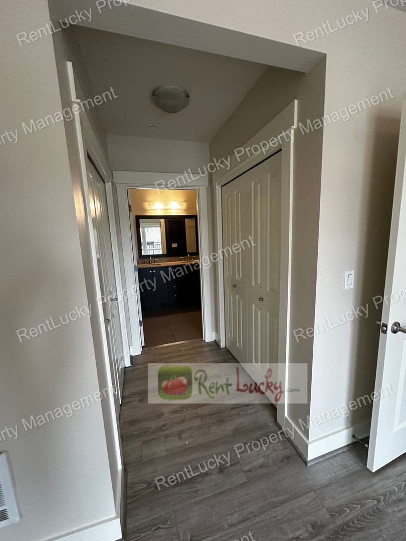 Seattle Condo: 699 John St, Unit #419