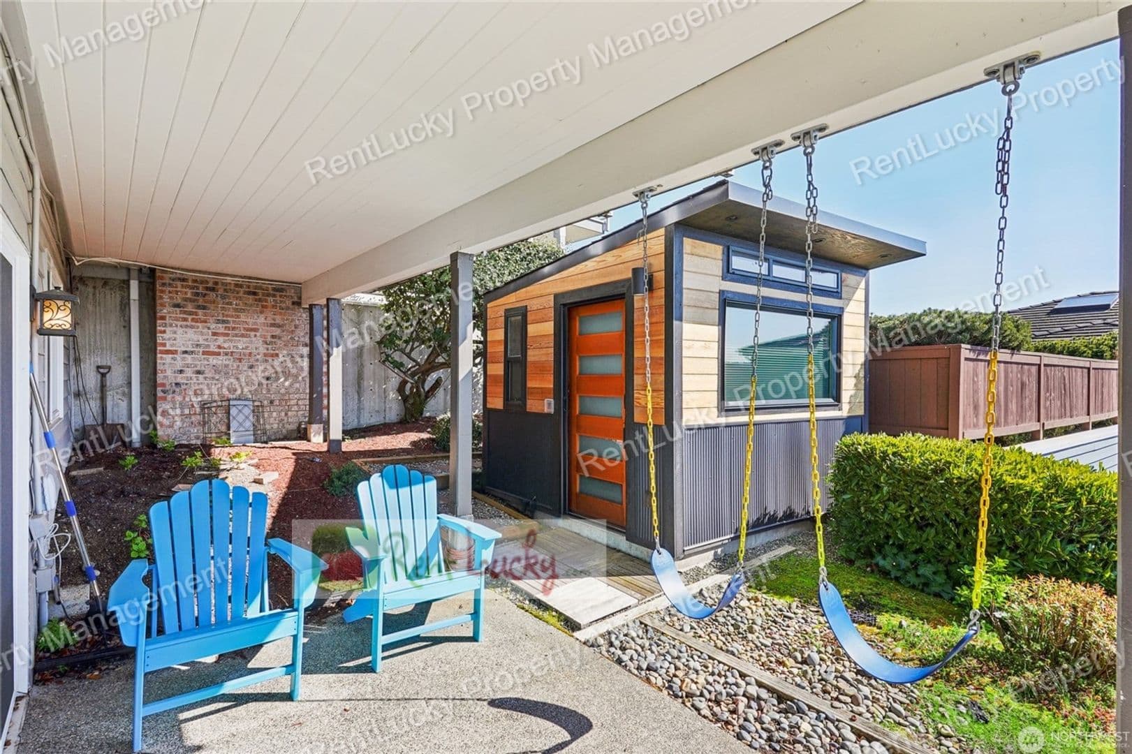 Tacoma House: 6412 E Side Dr NE