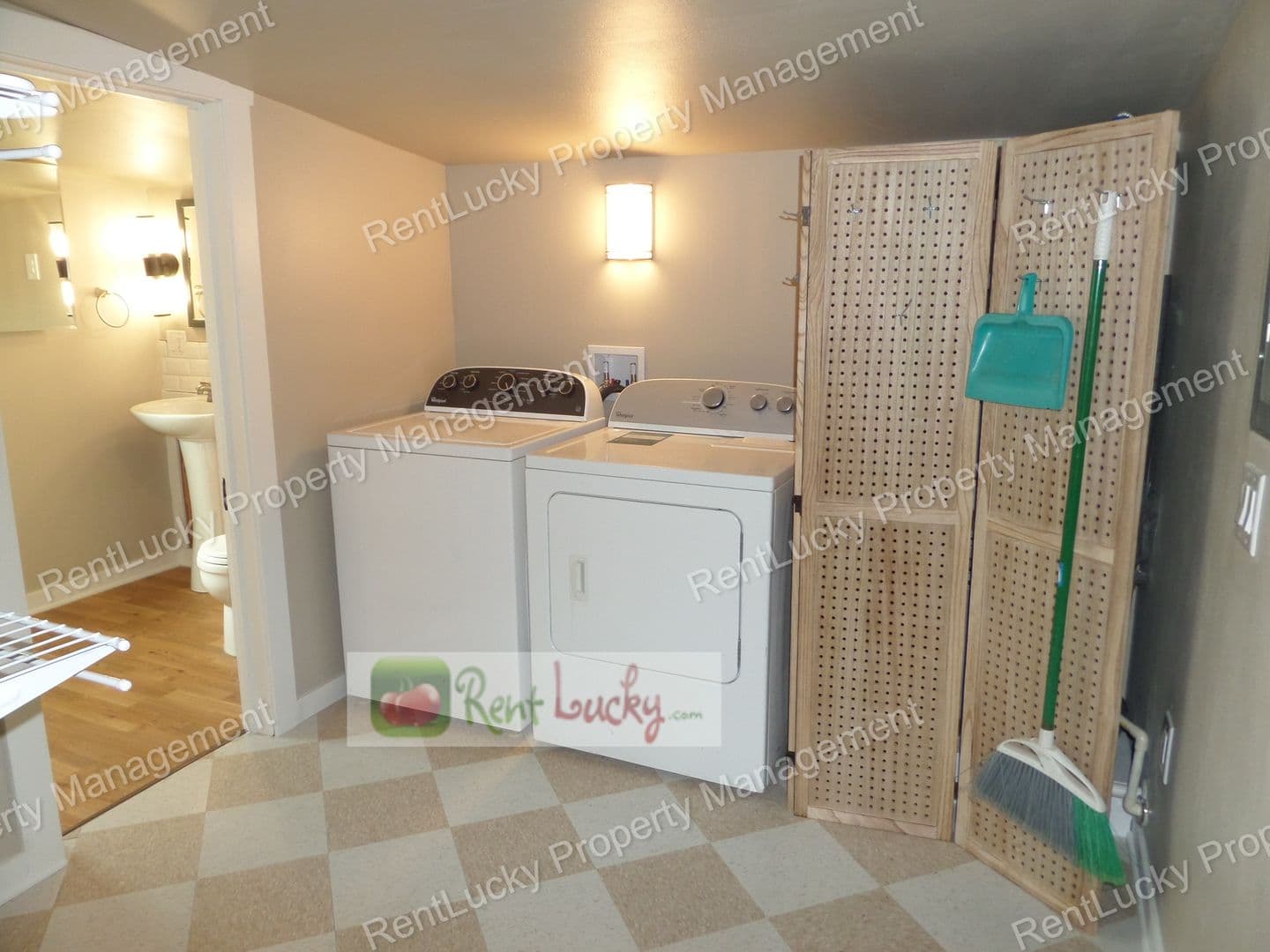 Des Moines House: 916 S 281st St