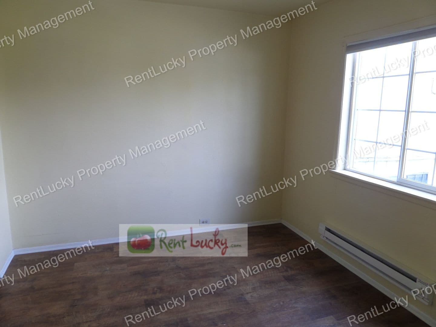 Seattle Apartment: 6523 35th Ave SW