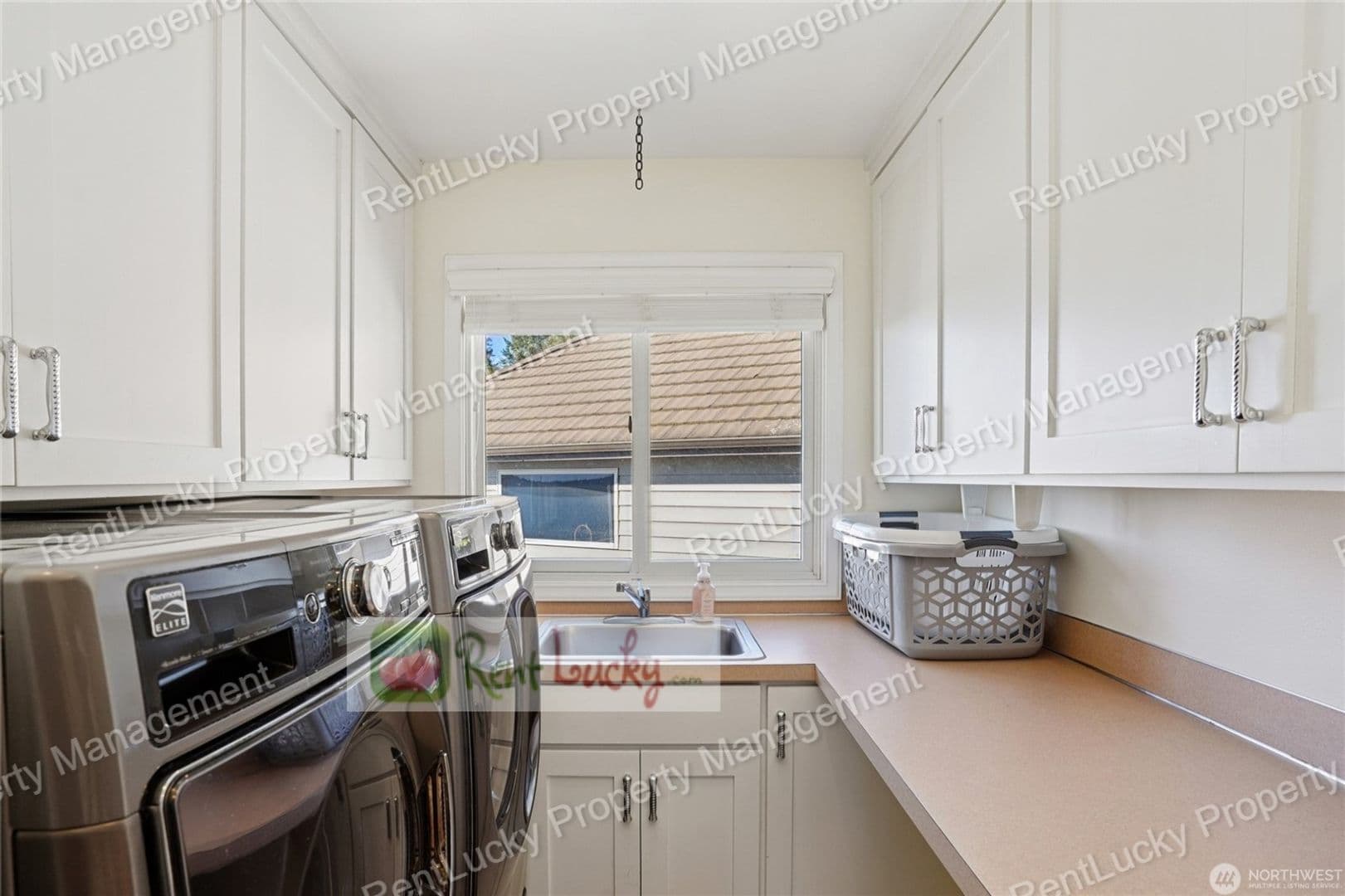 Tacoma House: 6412 E Side Dr NE