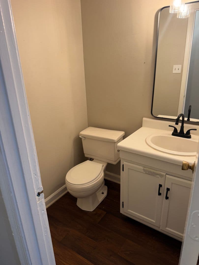 Greensboro Apartment: 3531  Lynhaven Dr. #E