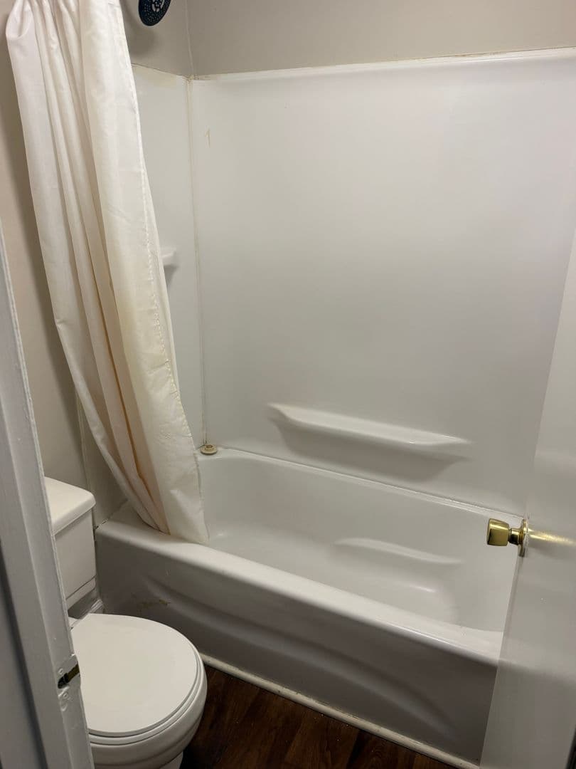 Greensboro Apartment: 3531  Lynhaven Dr. #E