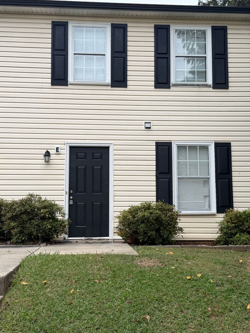 Greensboro Apartment: 3531  Lynhaven Dr. #E