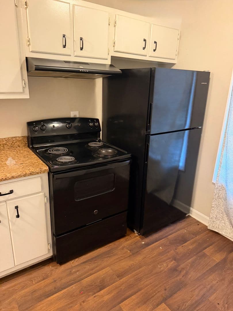 Greensboro Apartment: 3531  Lynhaven Dr. #E