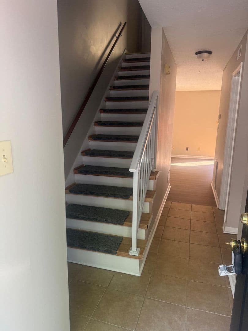 GREENSBORO Apartment: 3529 LYNHAVEN DR
