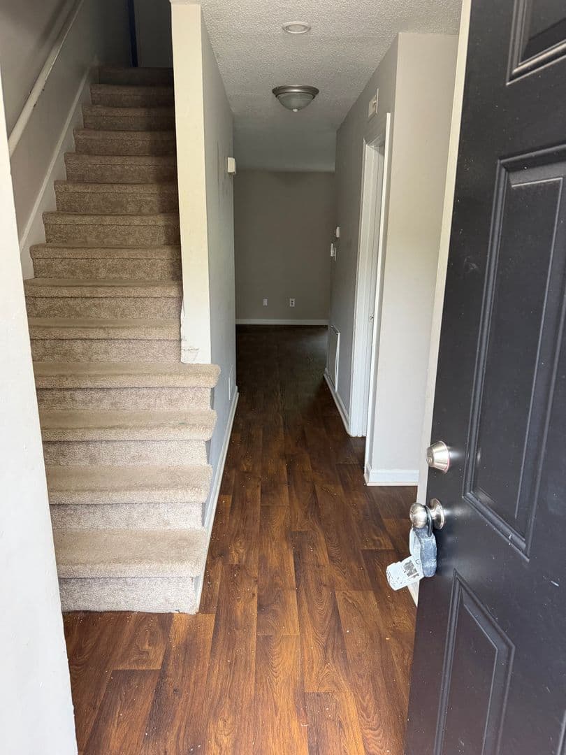 Greensboro Apartment: 3531  Lynhaven Dr. #E