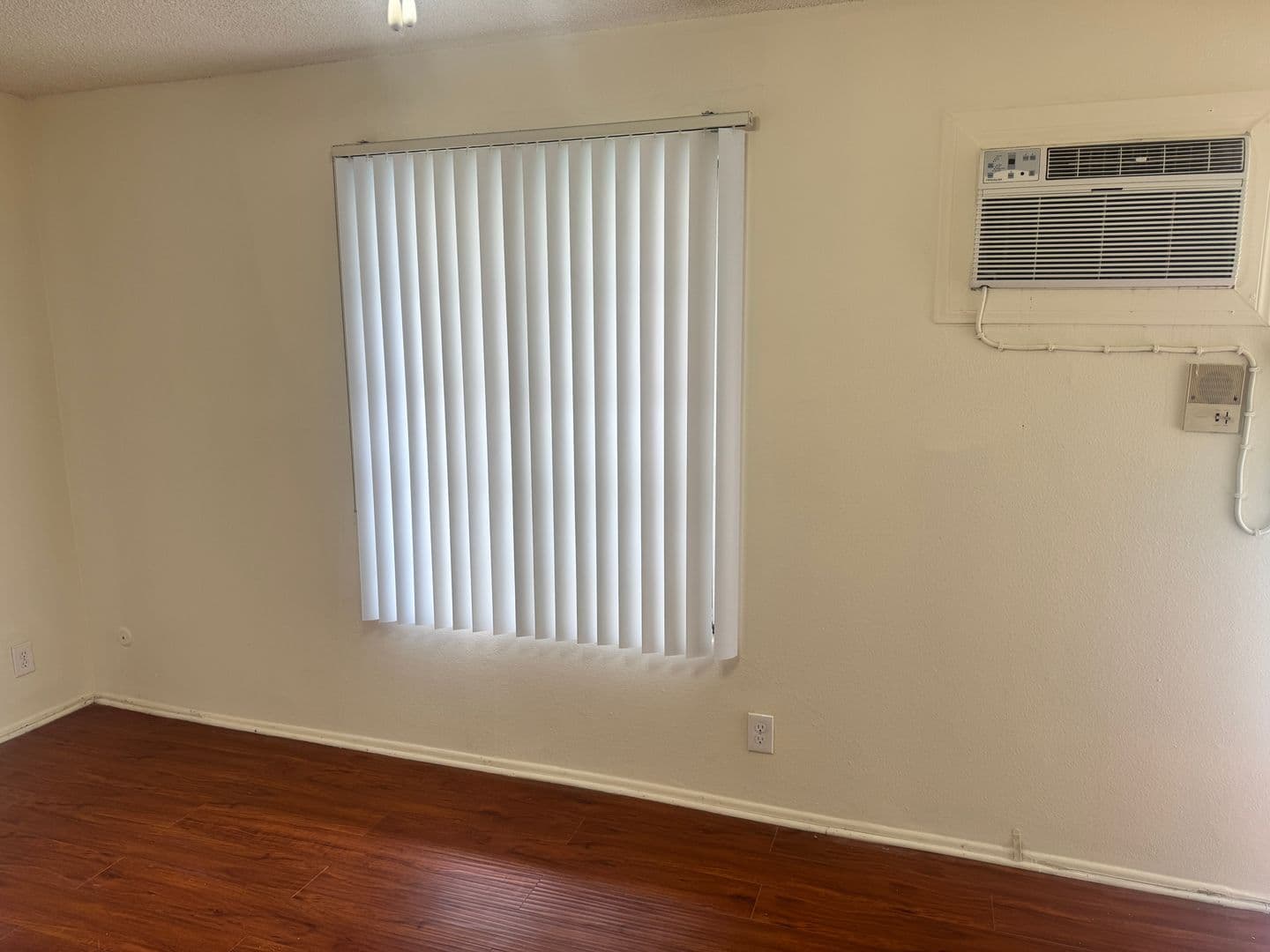 Tarzana Apartment: 18536 Burbank Blvd.