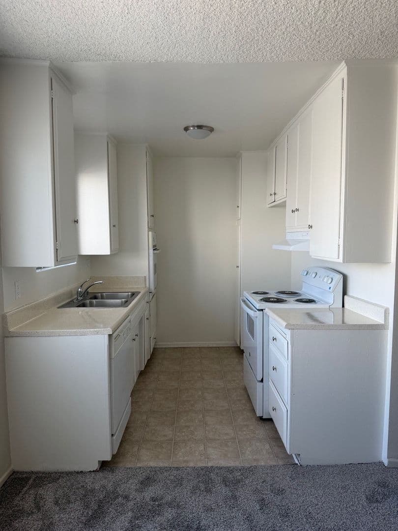 North Hills Apartment: 8620 Columbus