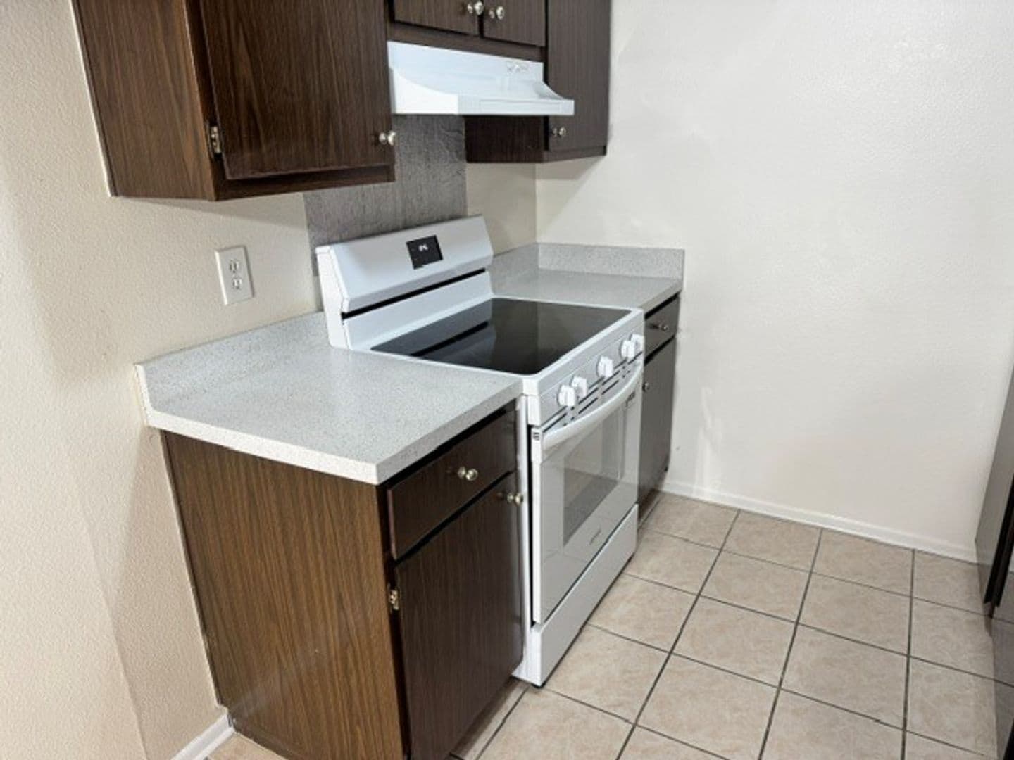 Tarzana Apartment: 18536 Burbank Blvd.