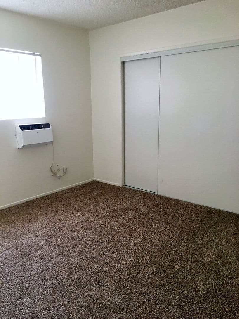 Tarzana Apartment: 18555 Burbank Blvd.