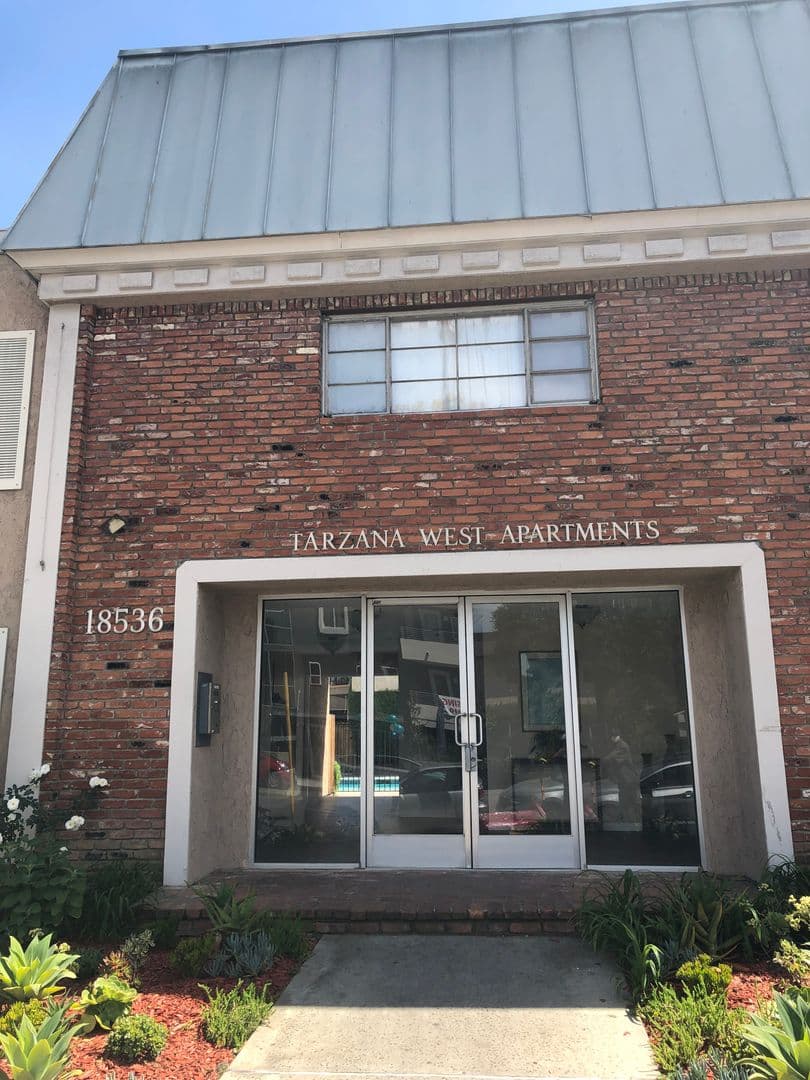Tarzana Apartment: 18536 Burbank Blvd.