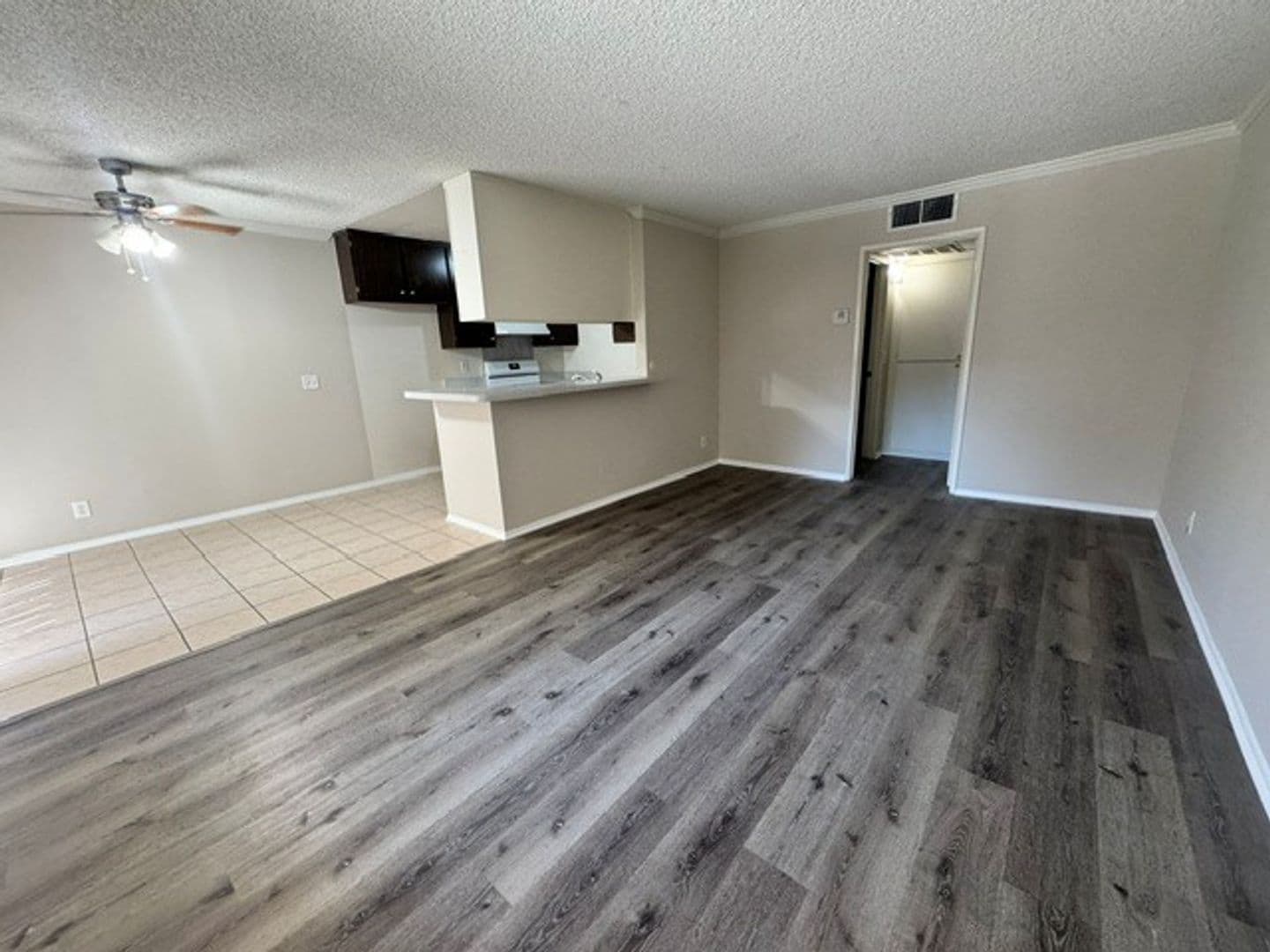Tarzana Apartment: 18536 Burbank Blvd.