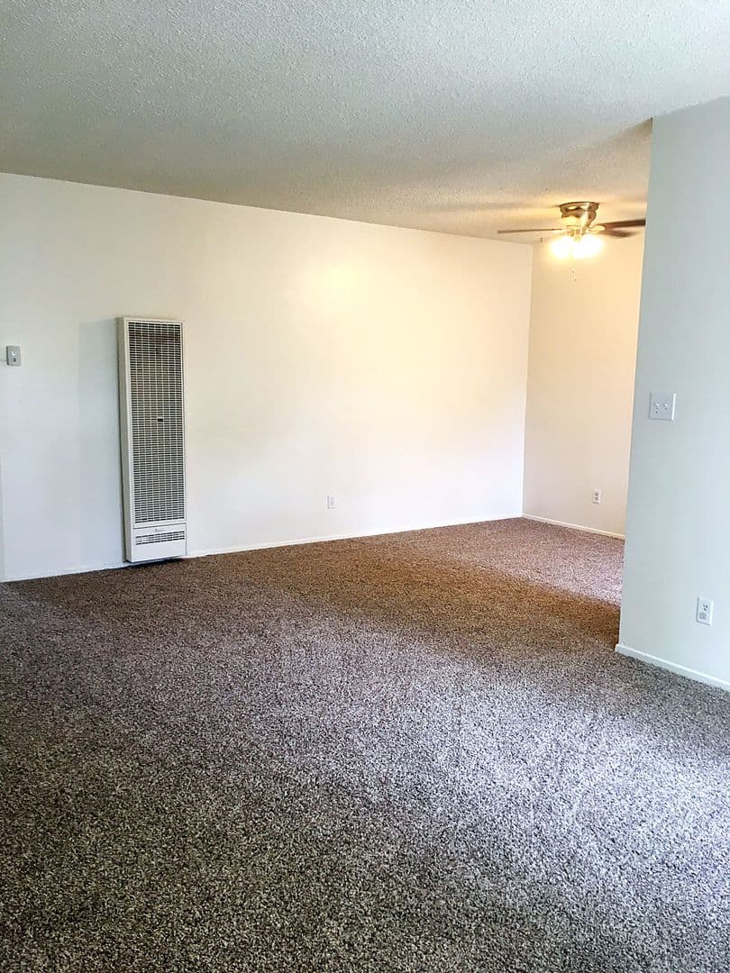 Tarzana Apartment: 18555 Burbank Blvd.