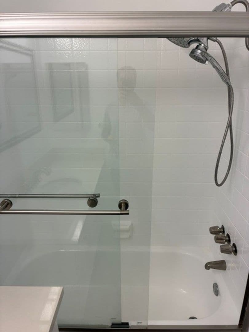 Encino Apartment: 5348 Newcastle