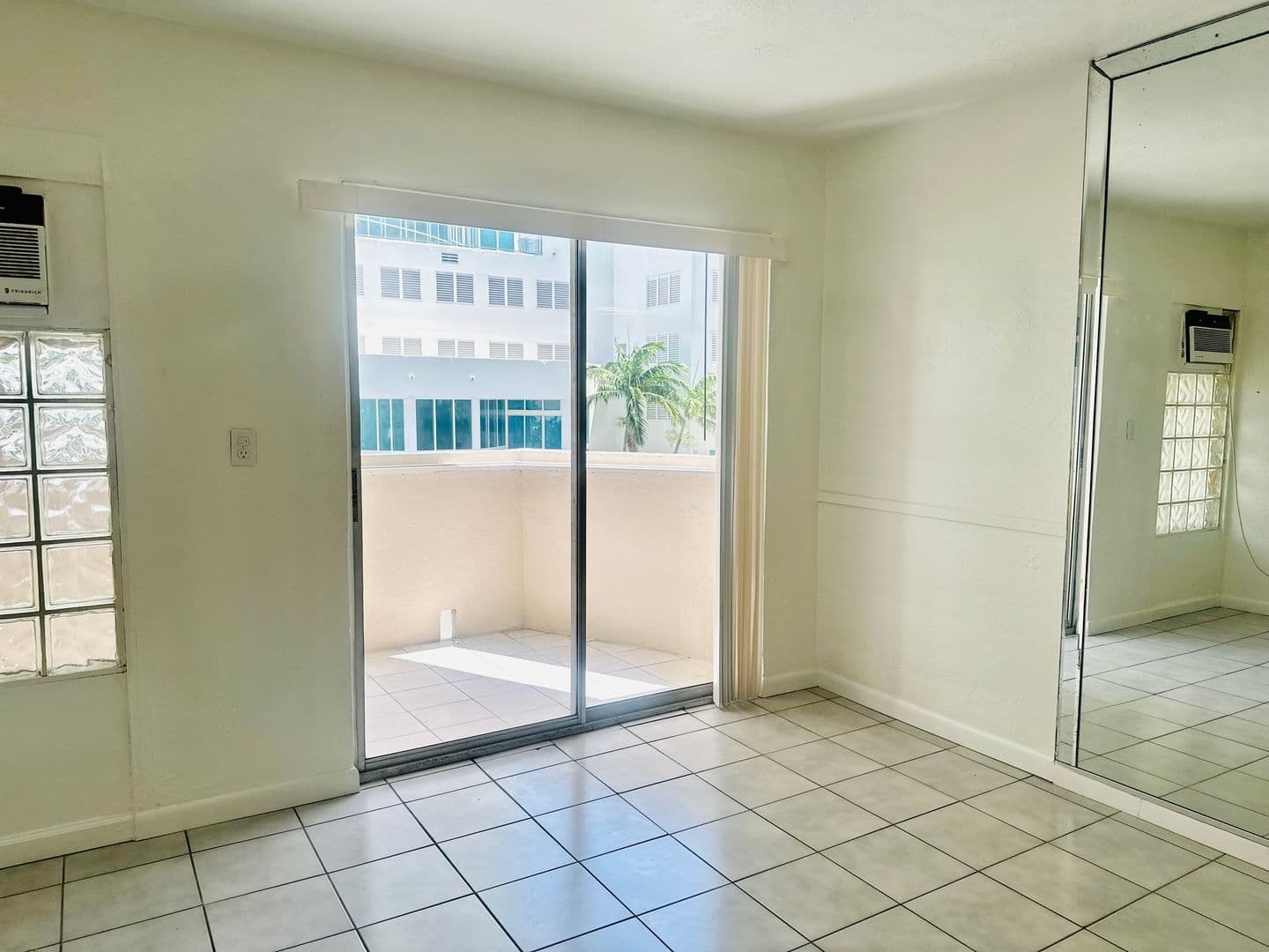Miami Apartment: 505 NE 30 ST