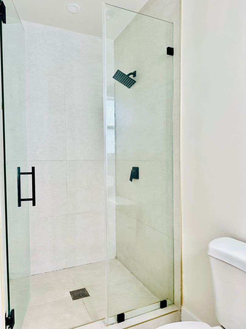 Miami Apartment: 893 NE 81 Street