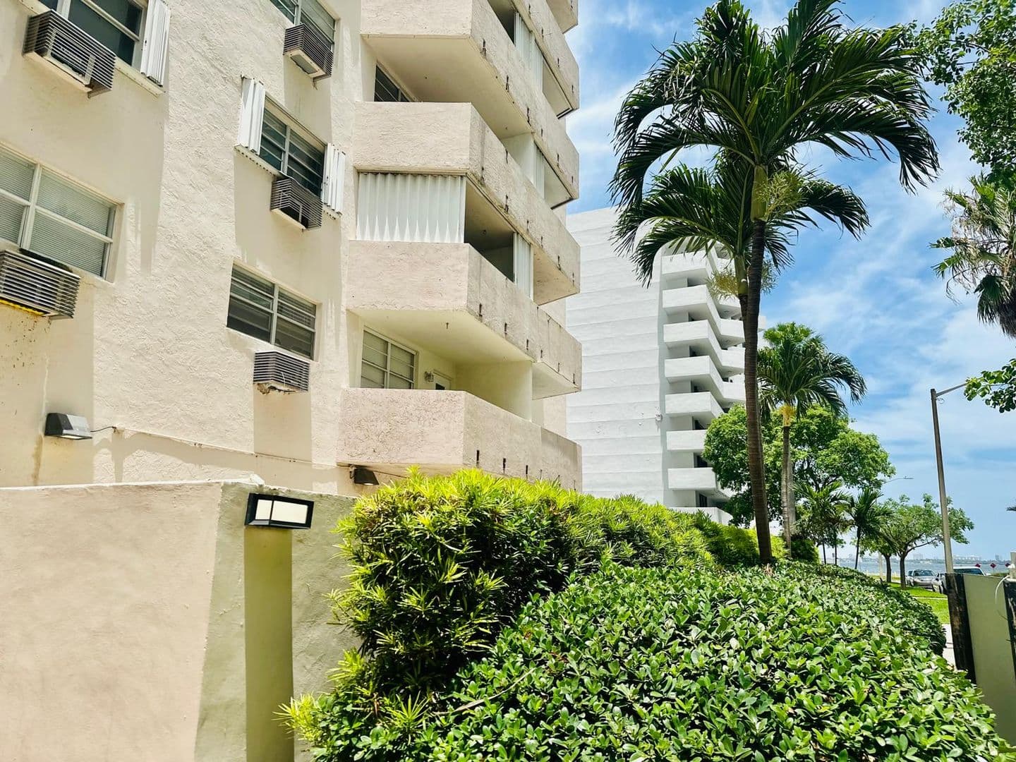 Miami Apartment: 505 NE 30 ST
