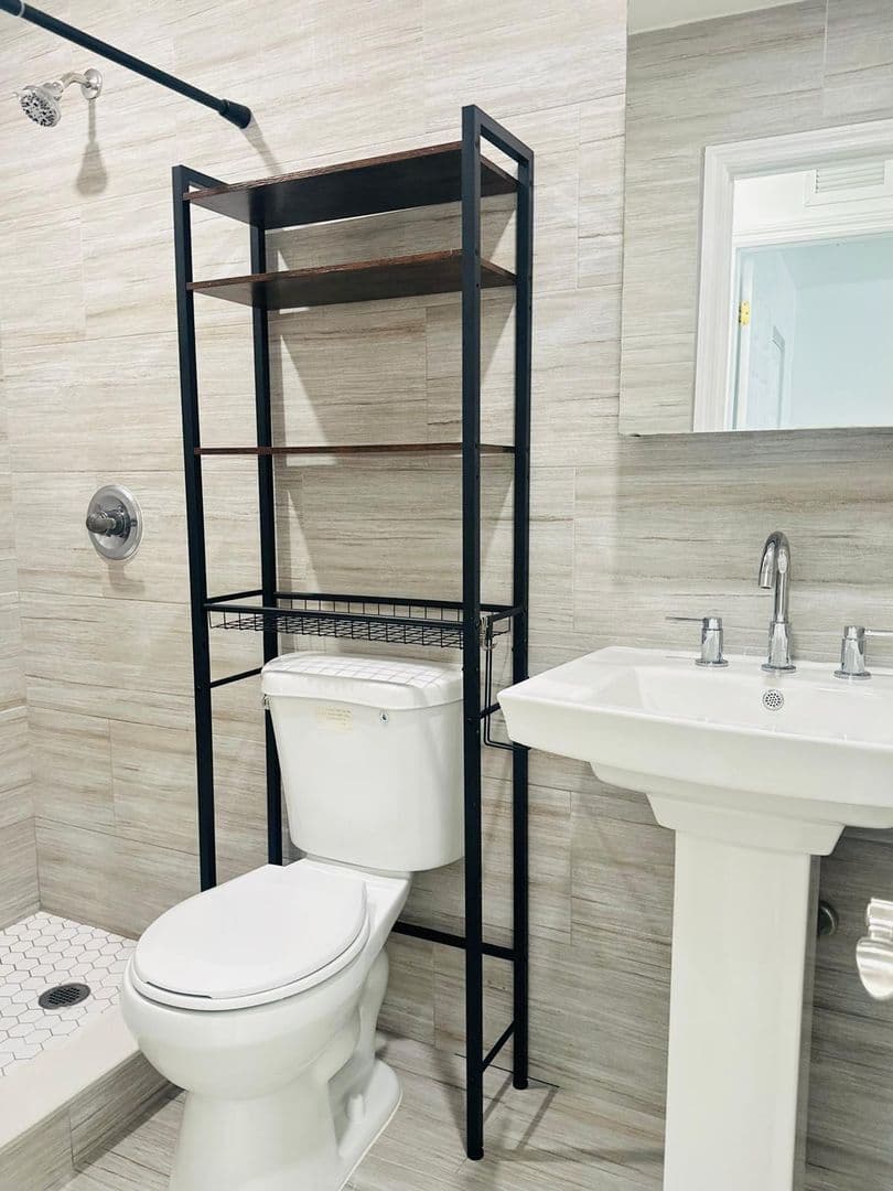 Miami Apartment: 43 Glen Royal Parkway