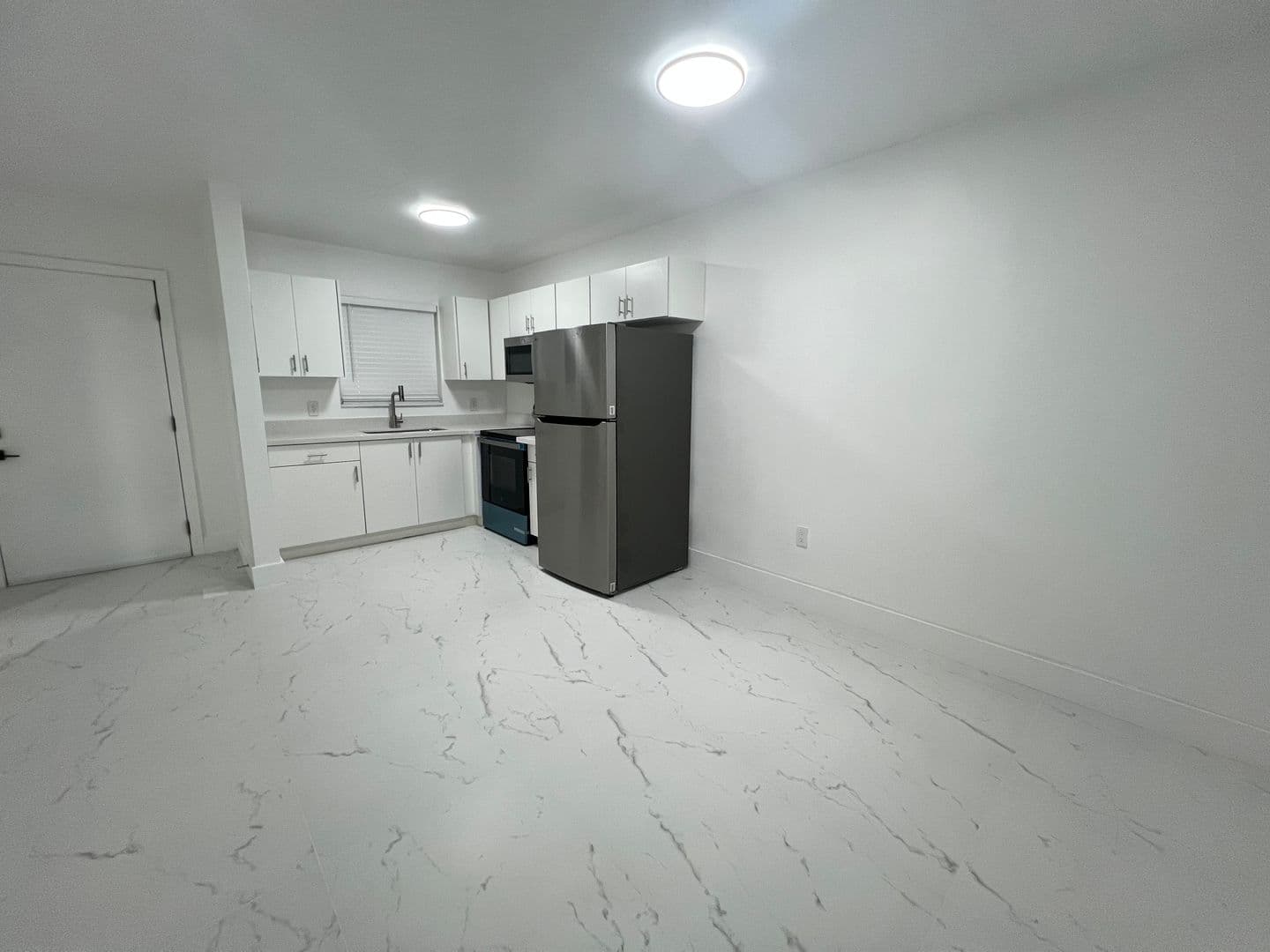 North Miami Beach Apartment: 2251 NE 170 Street