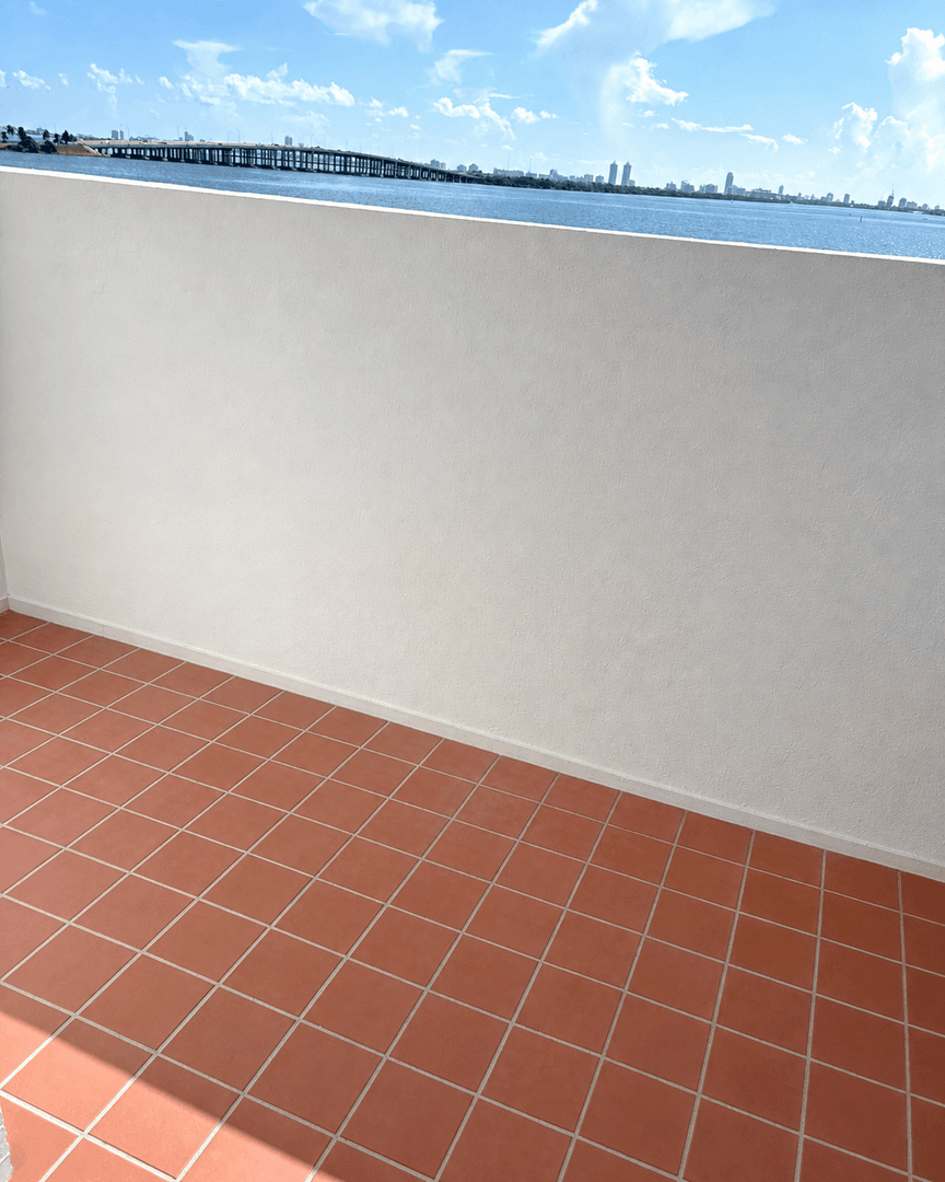 Miami Apartment: 555 NE 30 ST