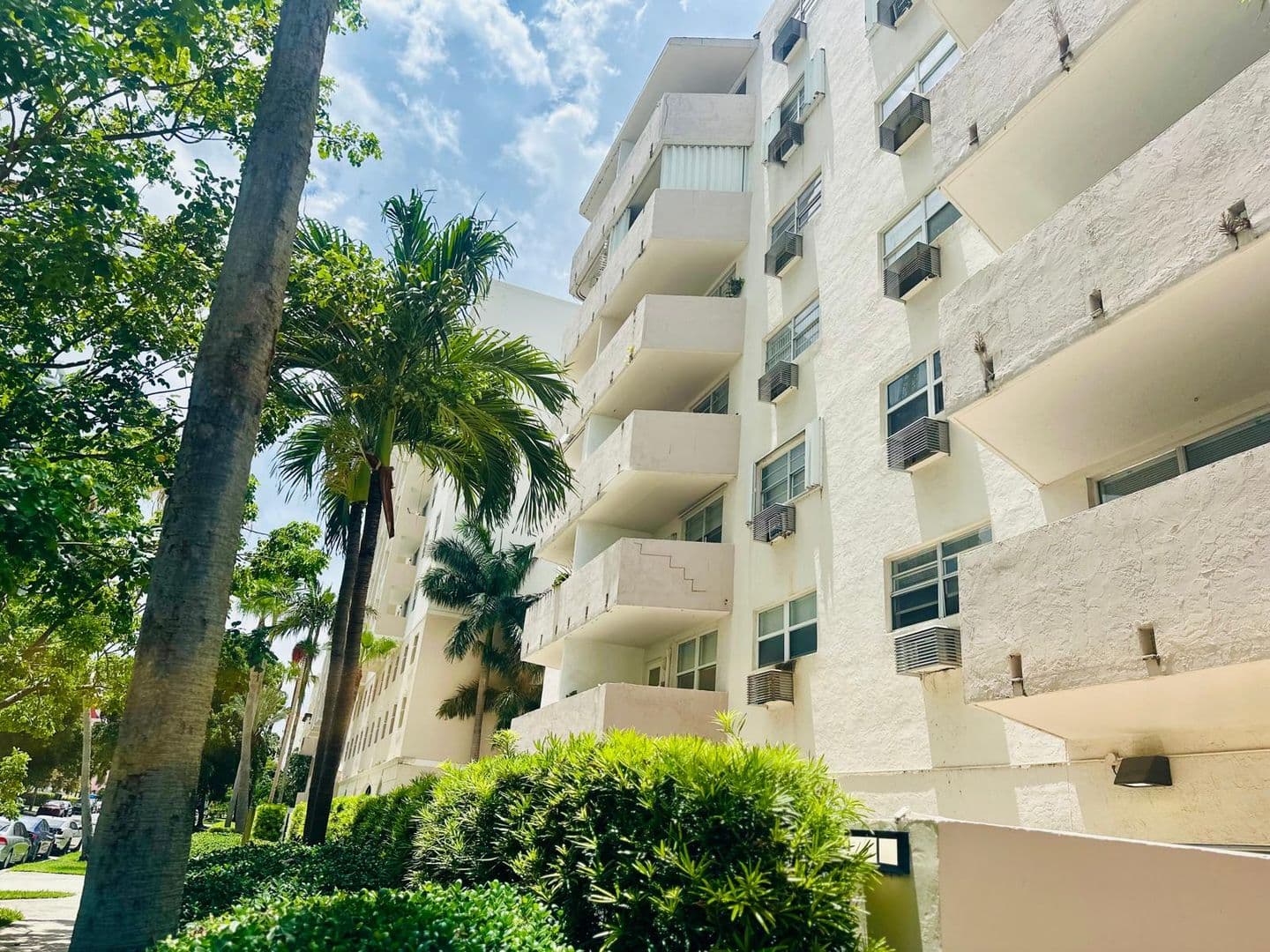 Miami Apartment: 505 NE 30 ST