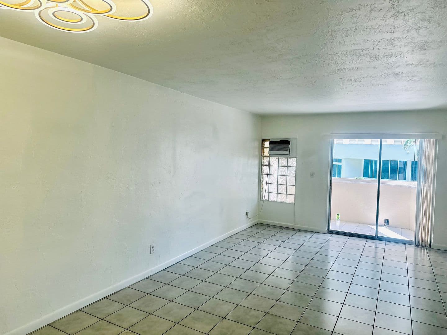 Miami Apartment: 505 NE 30 ST