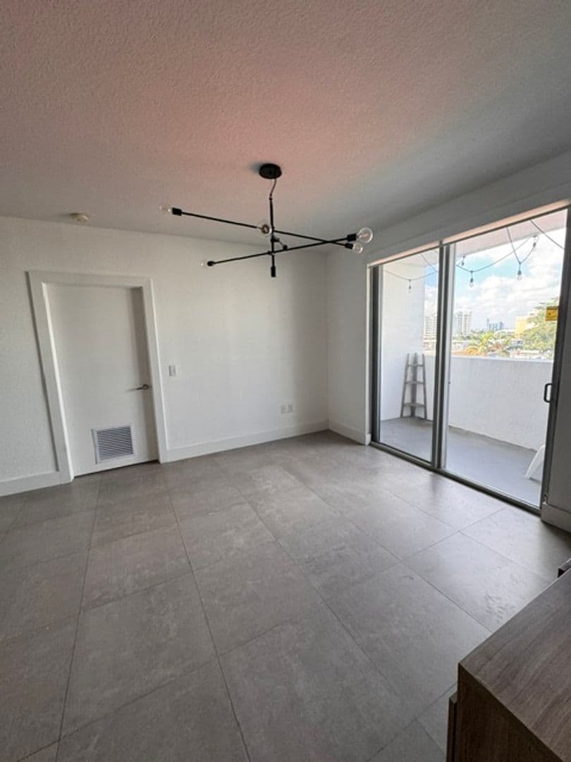 Miami House: 36 NW 6 Ave