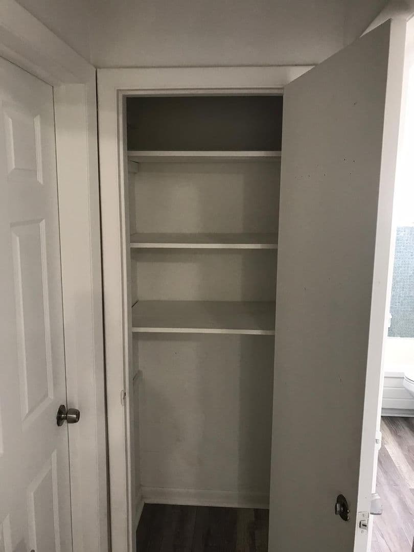 North Miami Beach Apartment: 15940 NE 19 Place