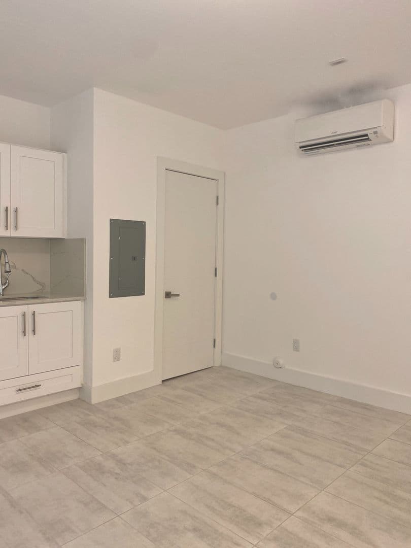 Miami Beach Apartment: 1201 Pennsylvania Ave