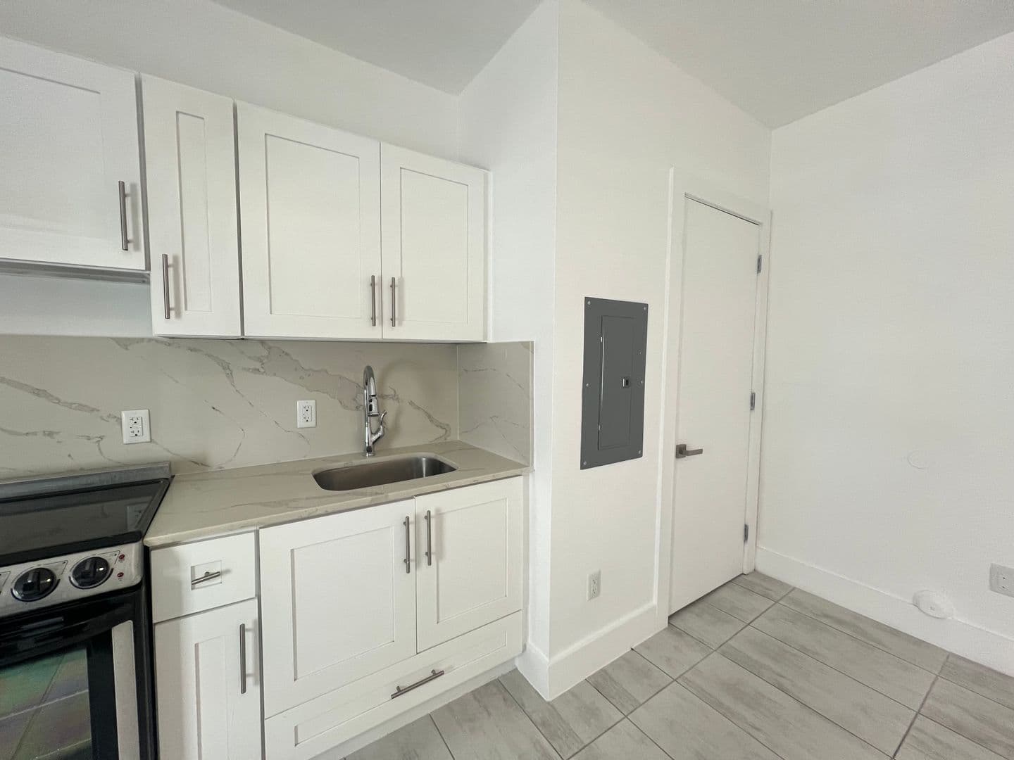 Miami Beach Apartment: 1201 Pennsylvania Ave