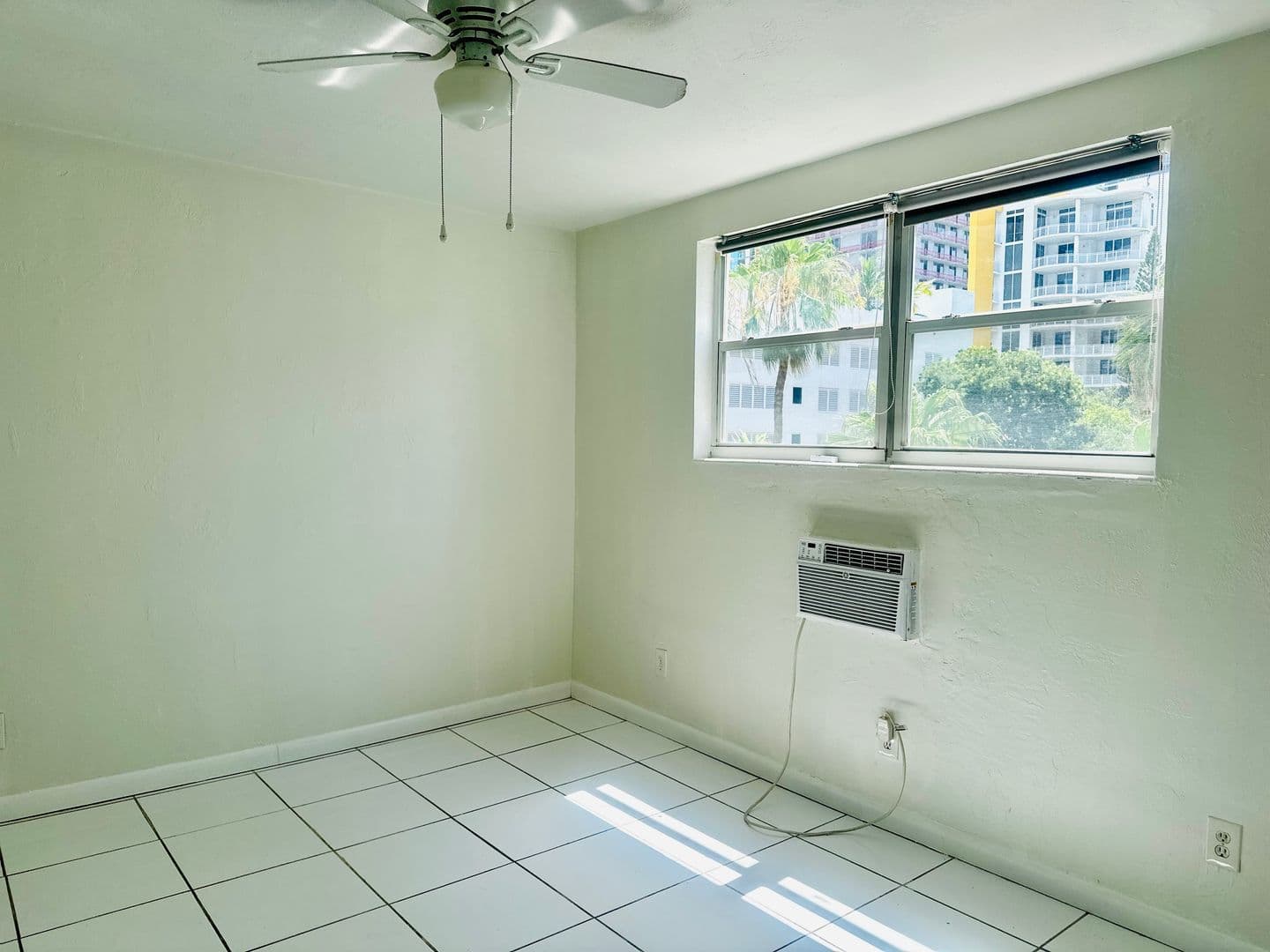 Miami Apartment: 505 NE 30 ST