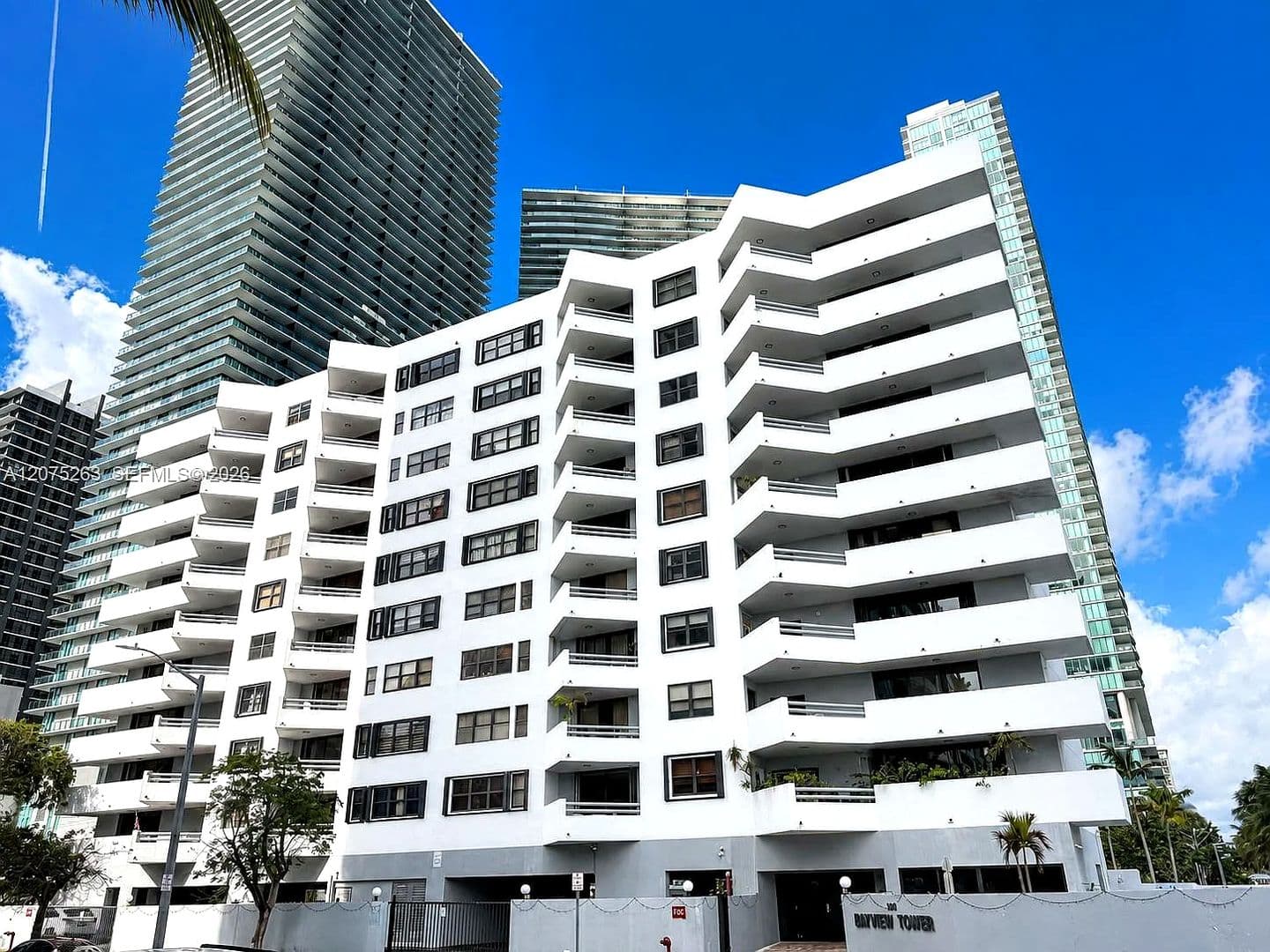 Miami Apartment: 555 NE 30 ST
