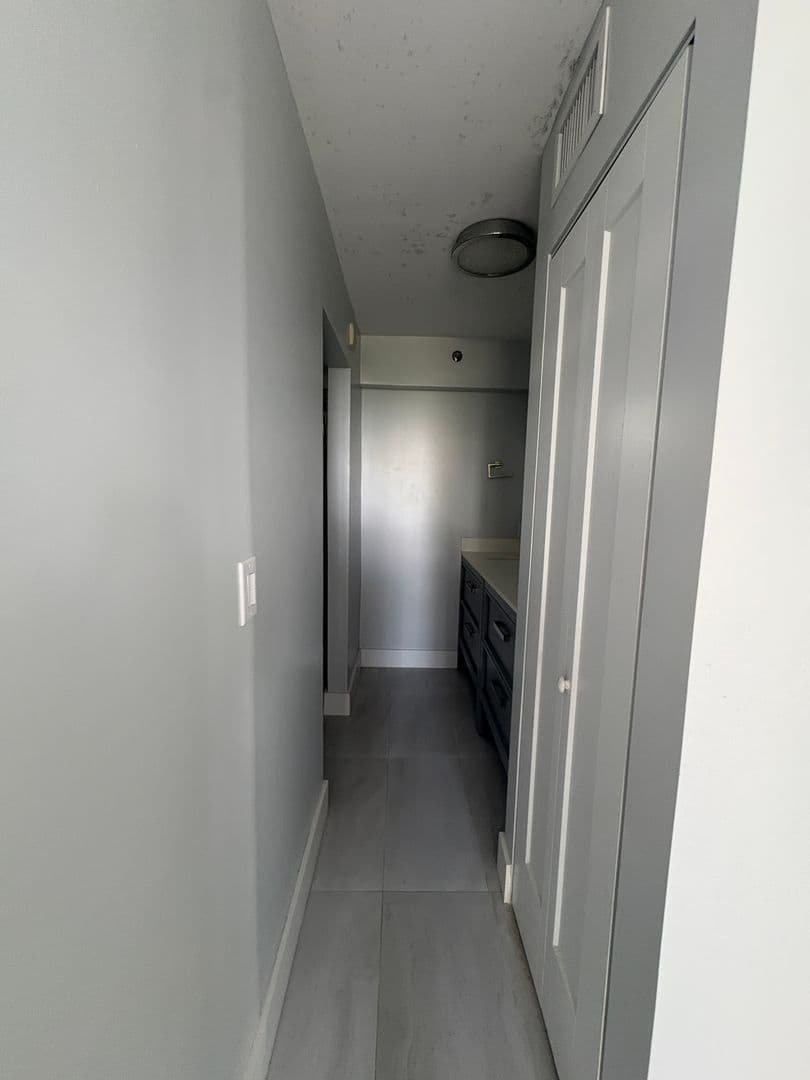 Miami Apartment: 555 NE 30 ST