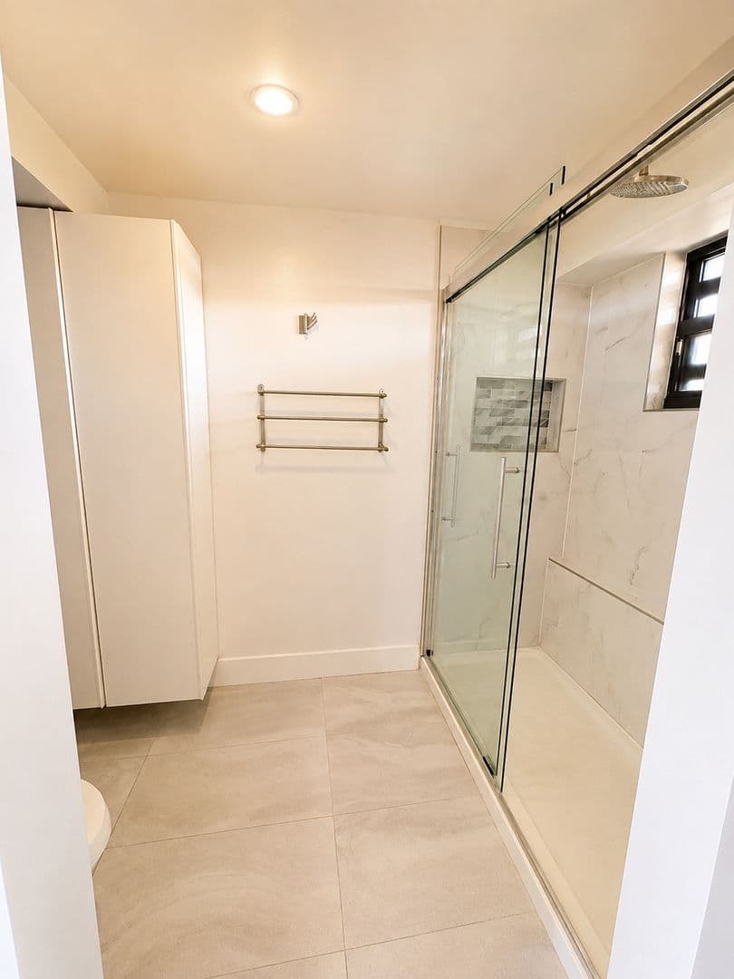 Miami Apartment: 555 NE 30 ST