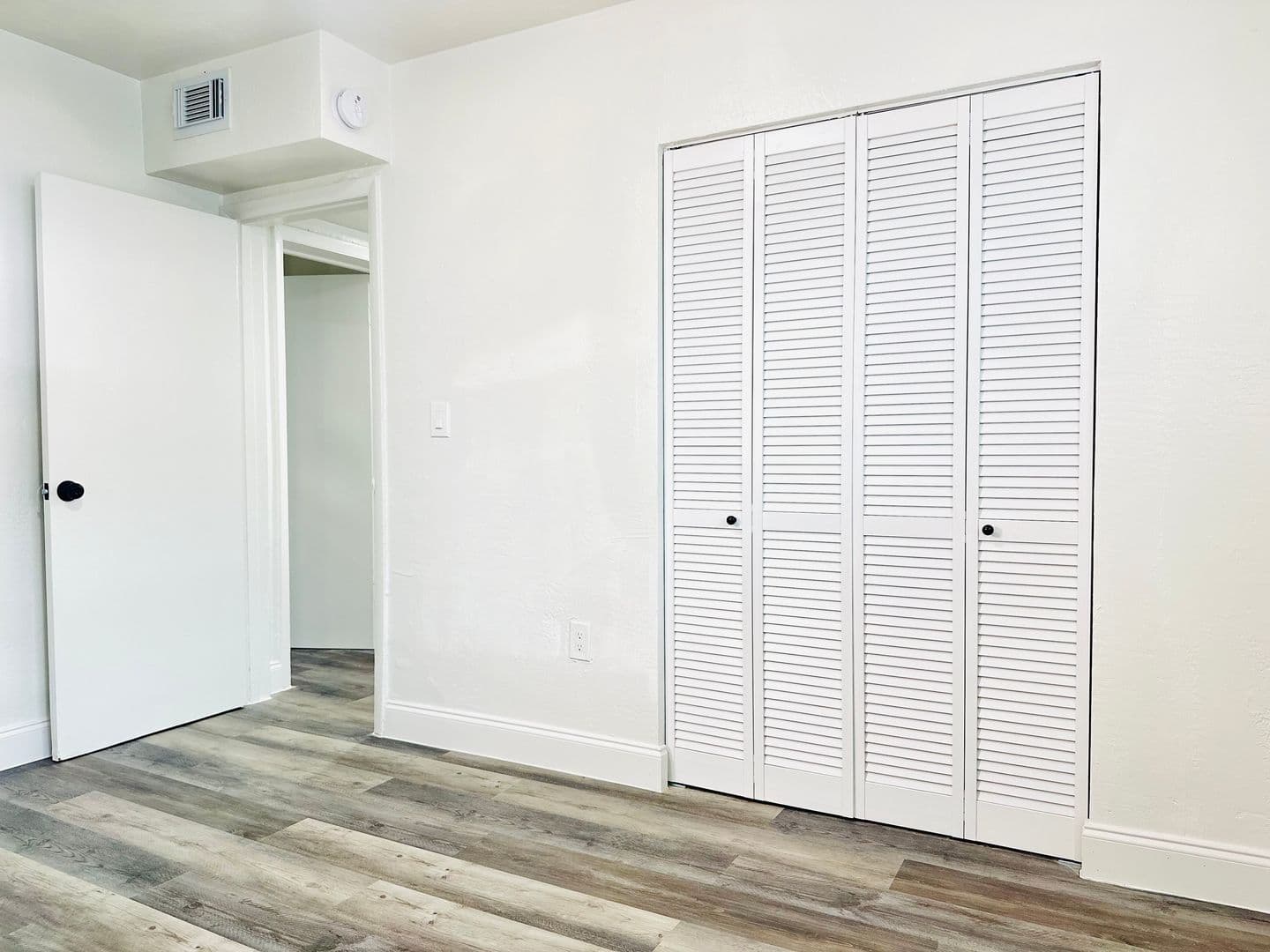Miami Apartment: 1545 NW 8th Avenue