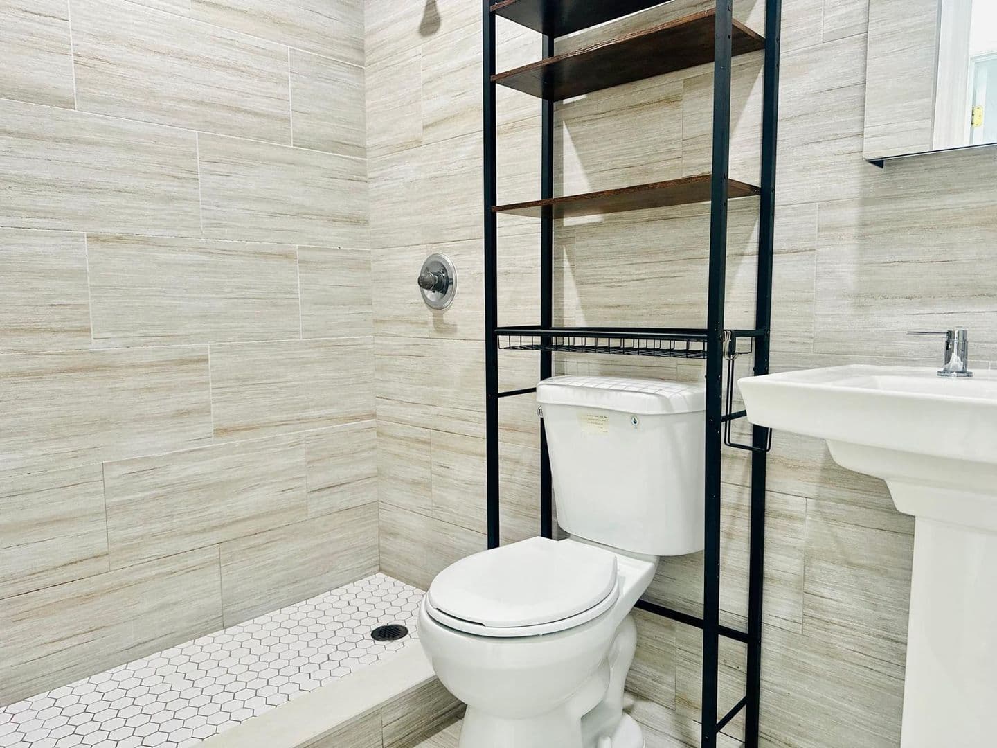 Miami Apartment: 43 Glen Royal Parkway