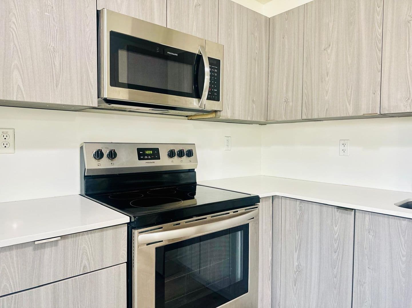 Miami Apartment: 43 Glen Royal Parkway