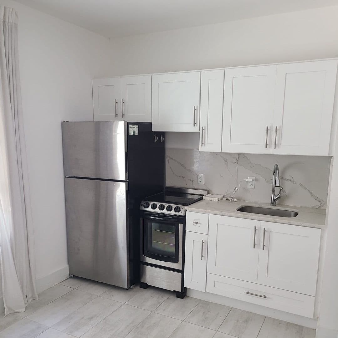 Miami Beach Apartment: 1201 Pennsylvania Ave