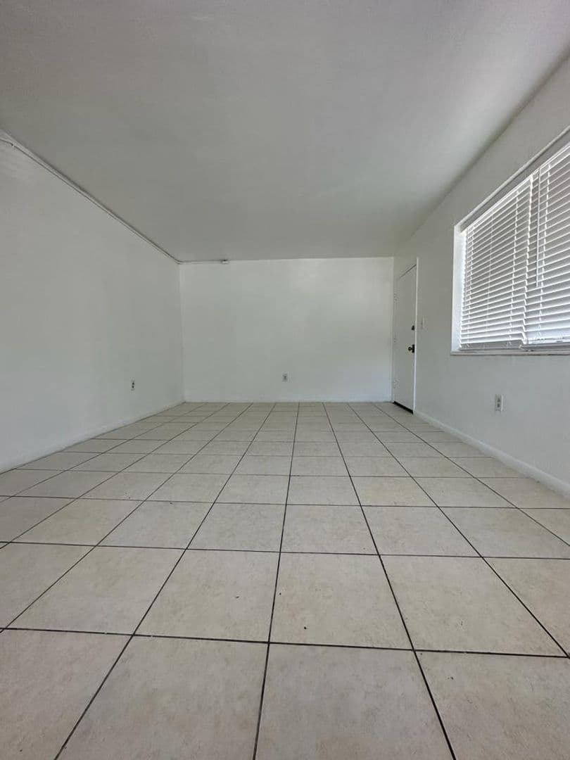 Miami Apartment: 1545 NW 8th Avenue