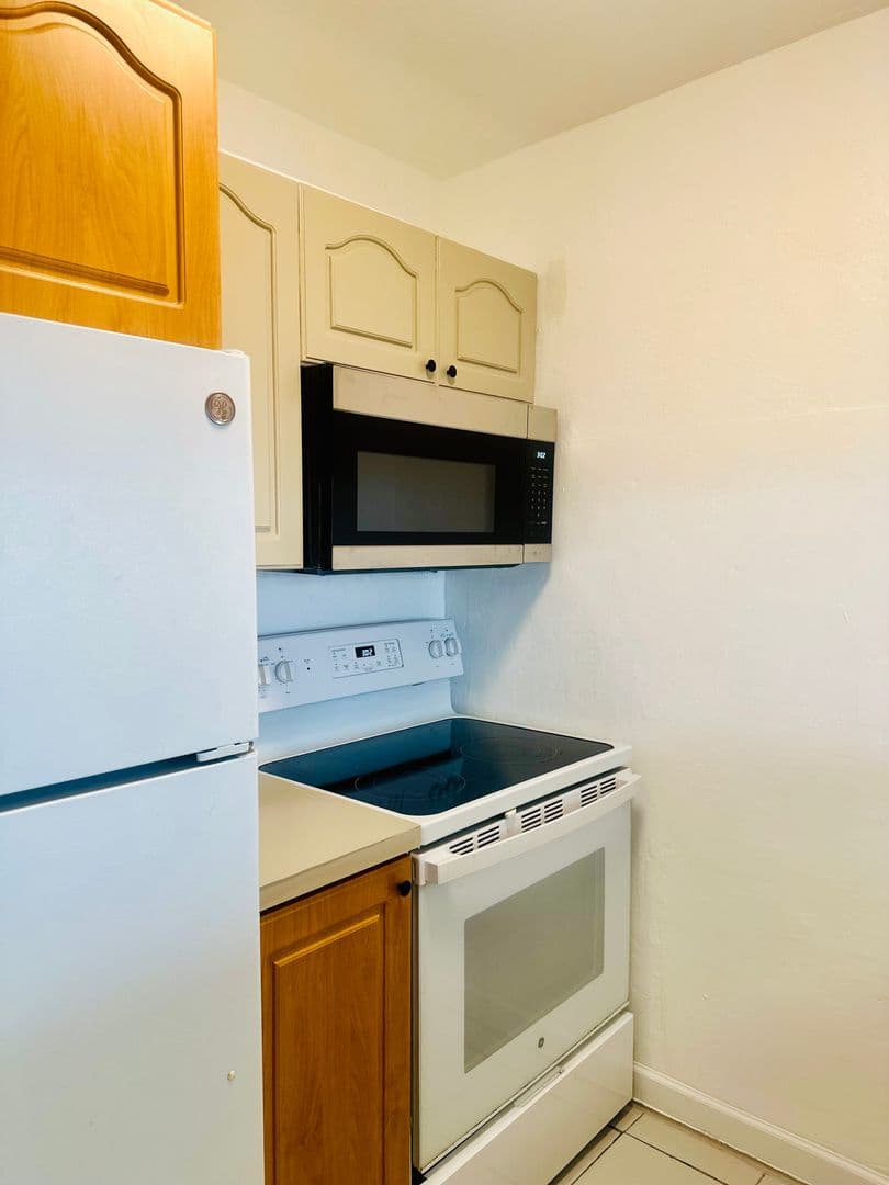 Miami Apartment: 505 NE 30 ST