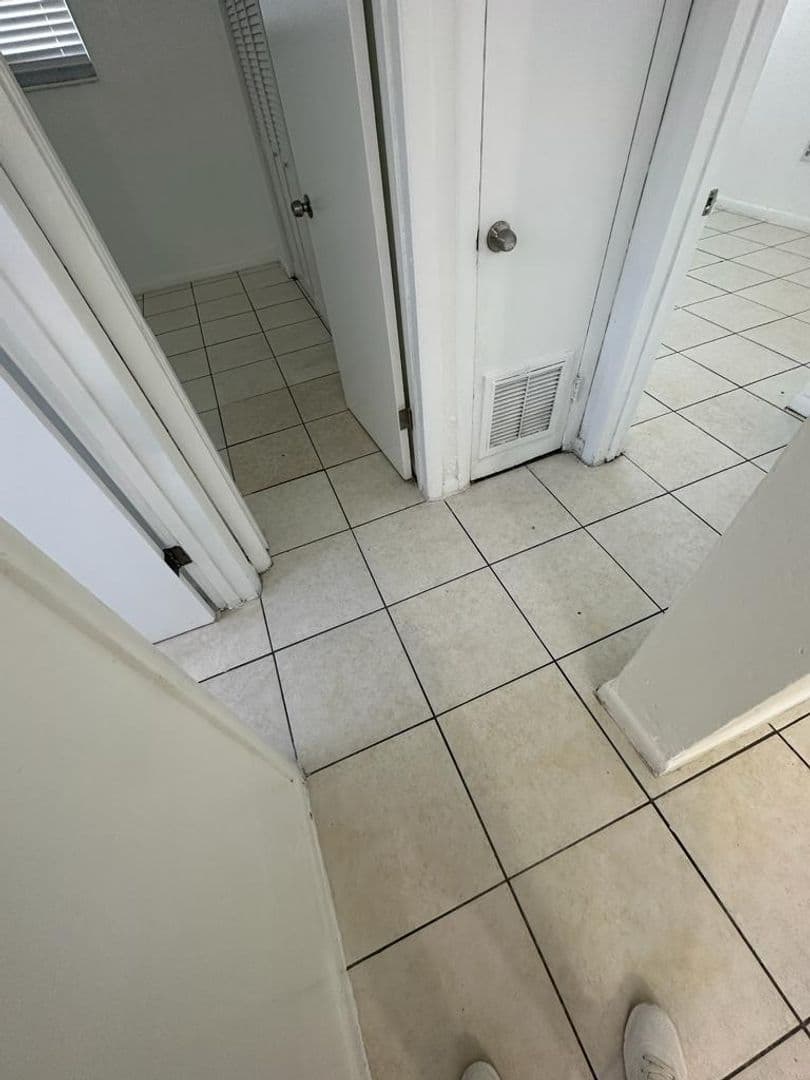 Miami Apartment: 1545 NW 8th Avenue