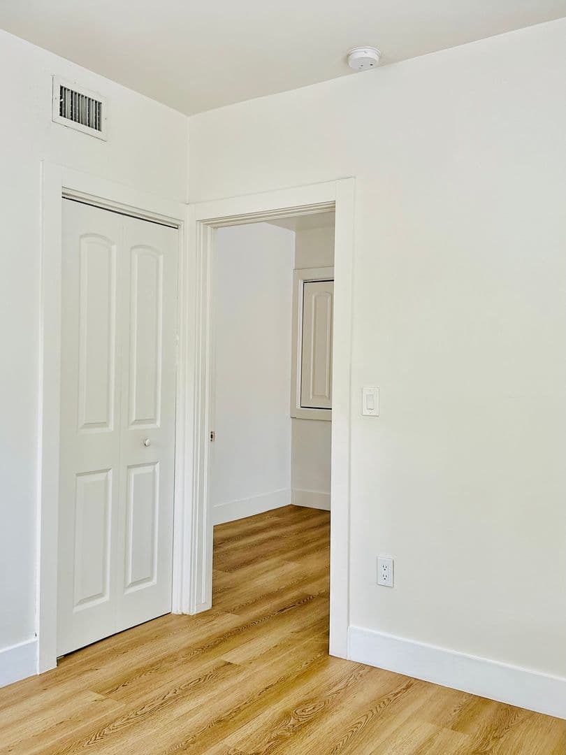 Miami Apartment: 893 NE 81 Street