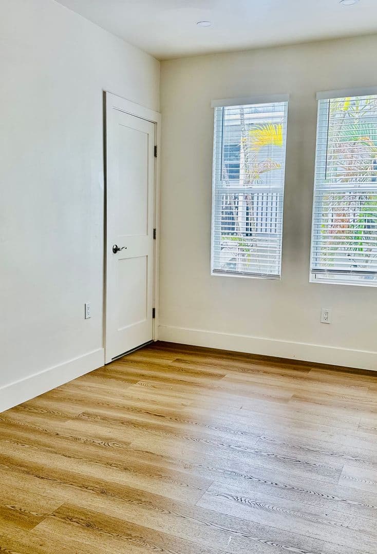 Miami Apartment: 893 NE 81 Street