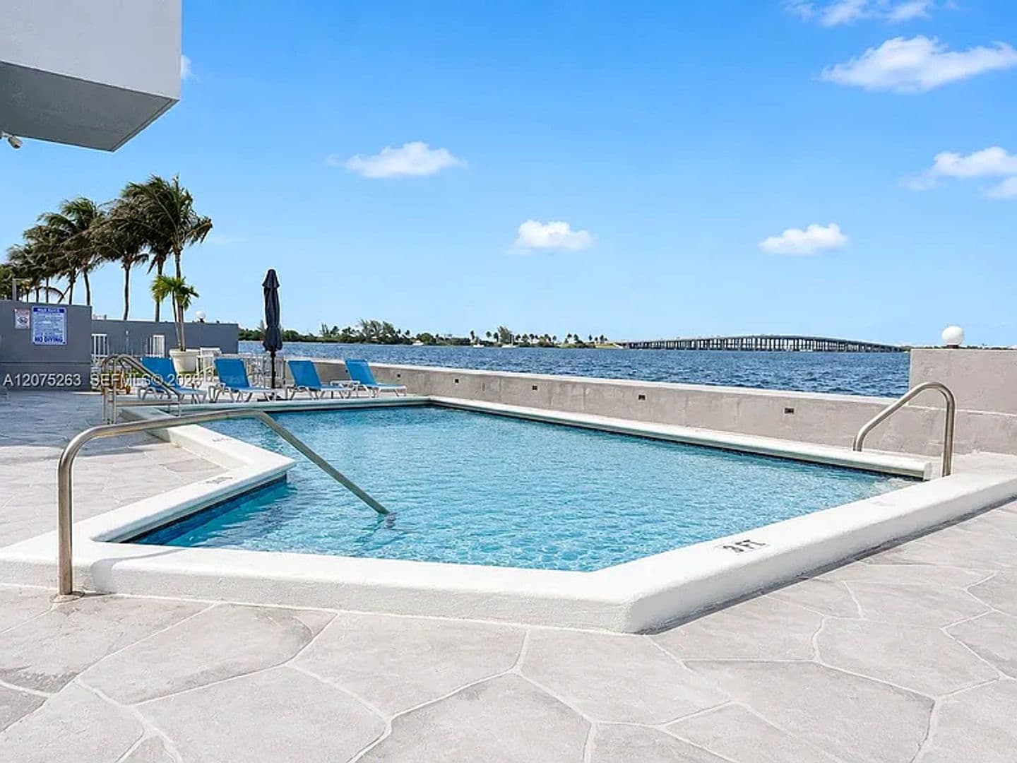 Miami Apartment: 555 NE 30 ST