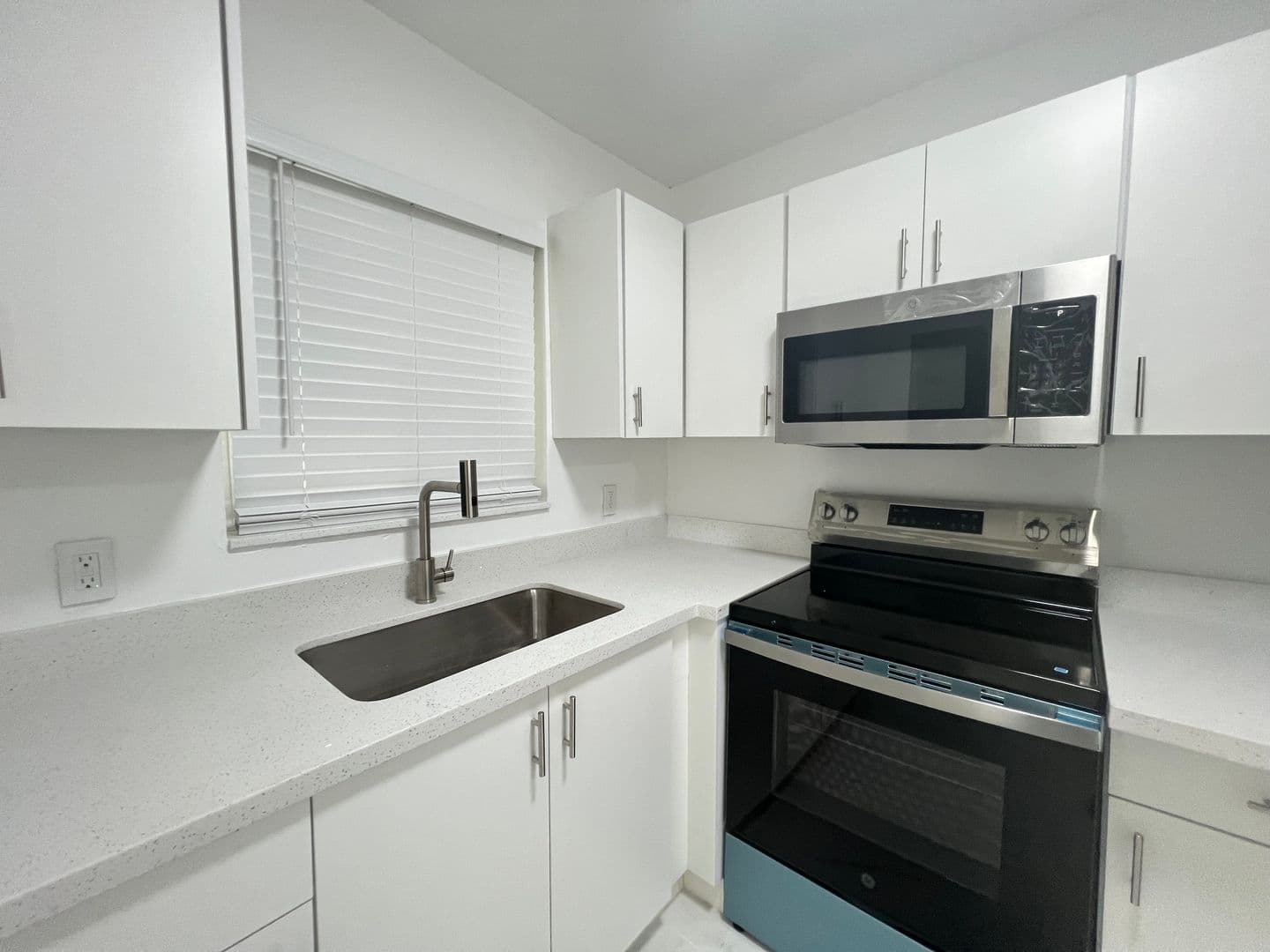 North Miami Beach Apartment: 2251 NE 170 Street