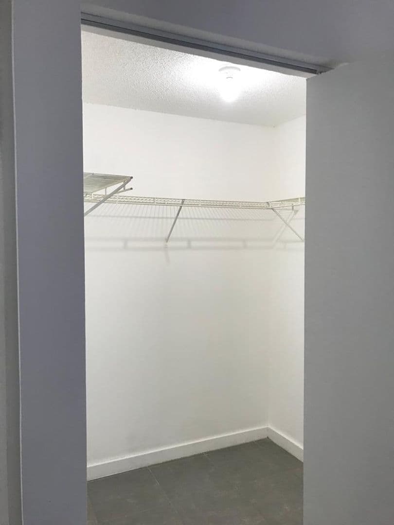 Miami Apartment: 1020 NW 7 Ave