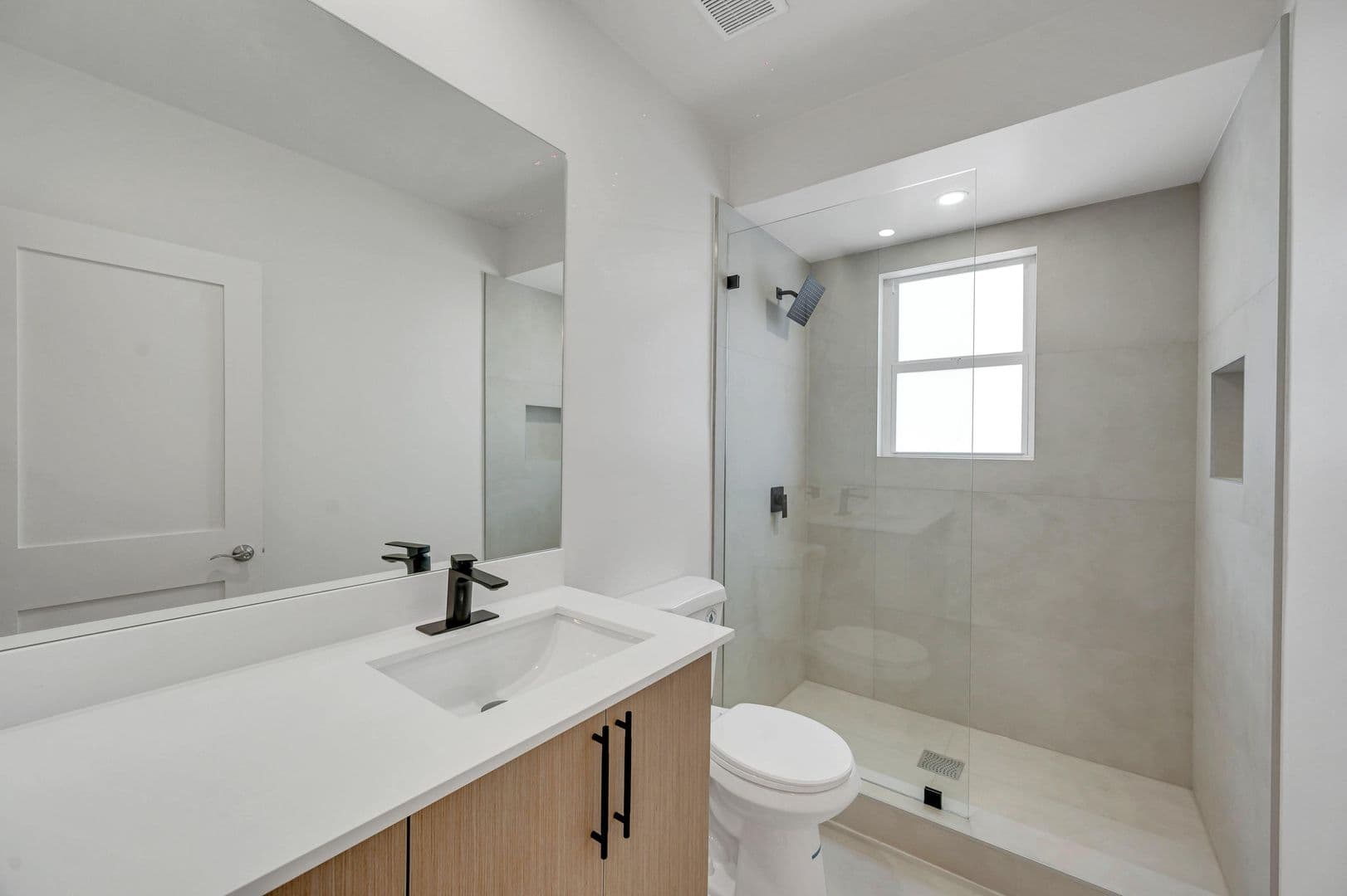 Miami Apartment: 893 NE 81 Street