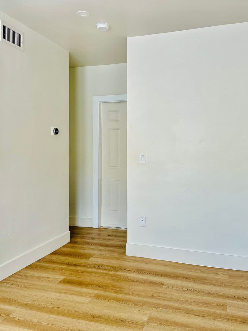 Miami Apartment: 893 NE 81 Street